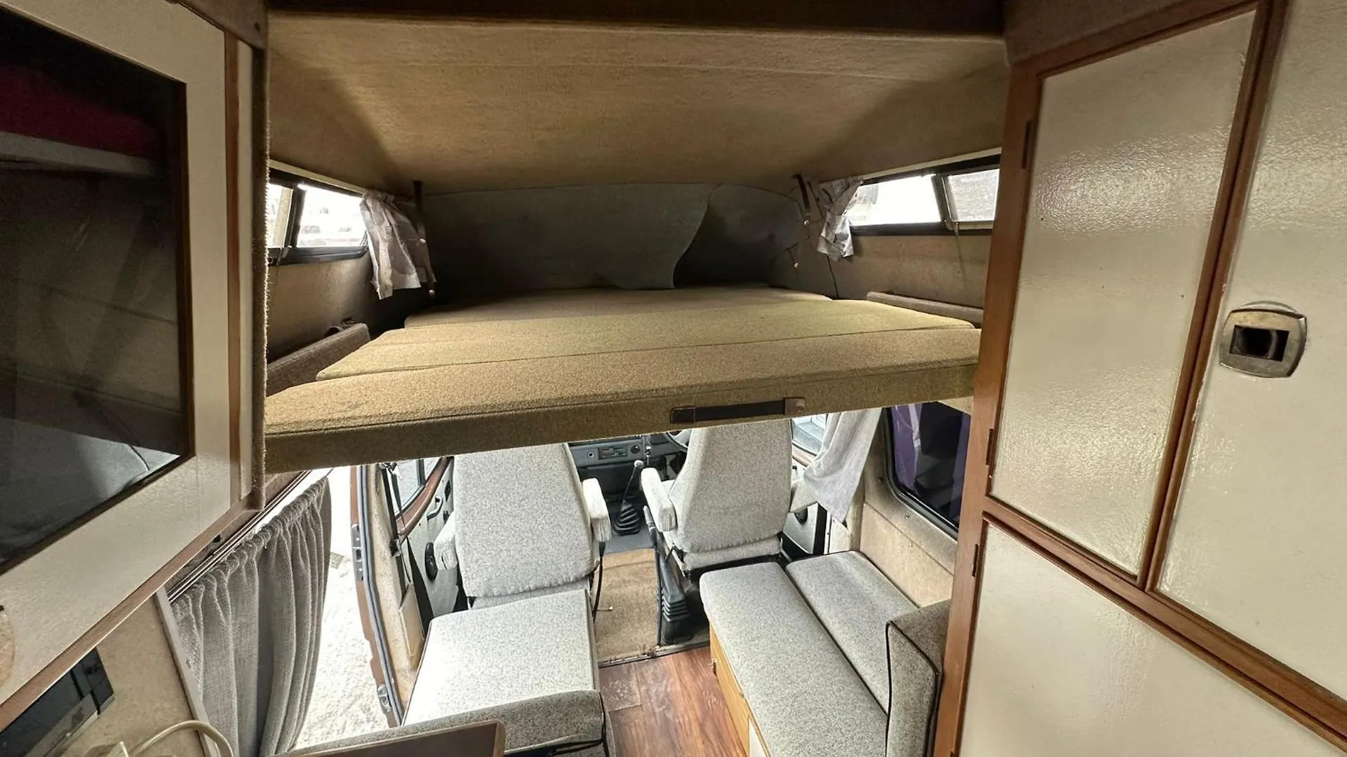 Retro Camper Hire Discover Ireland Dublin 0*,