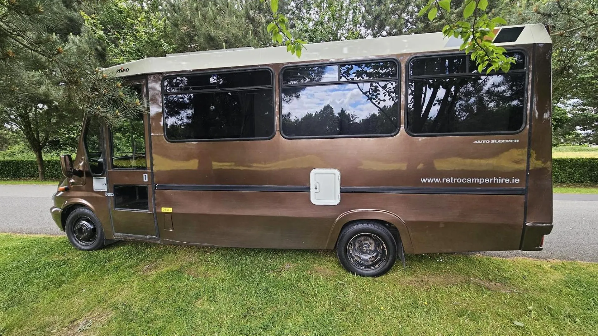 Retro Camper Hire Discover Ireland Dublin Ireland