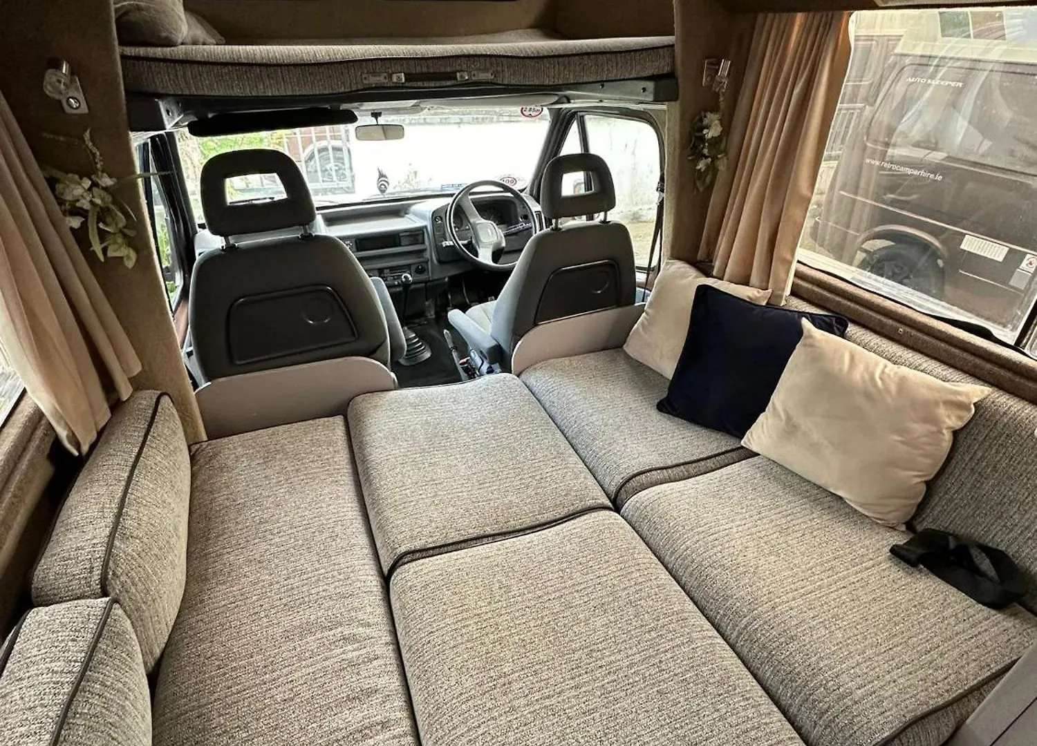 Retro Camper Hire Discover Ireland Dublin 0*,
